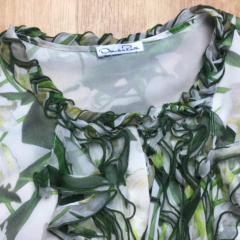 Oscar de la Renta sleeveless button down top